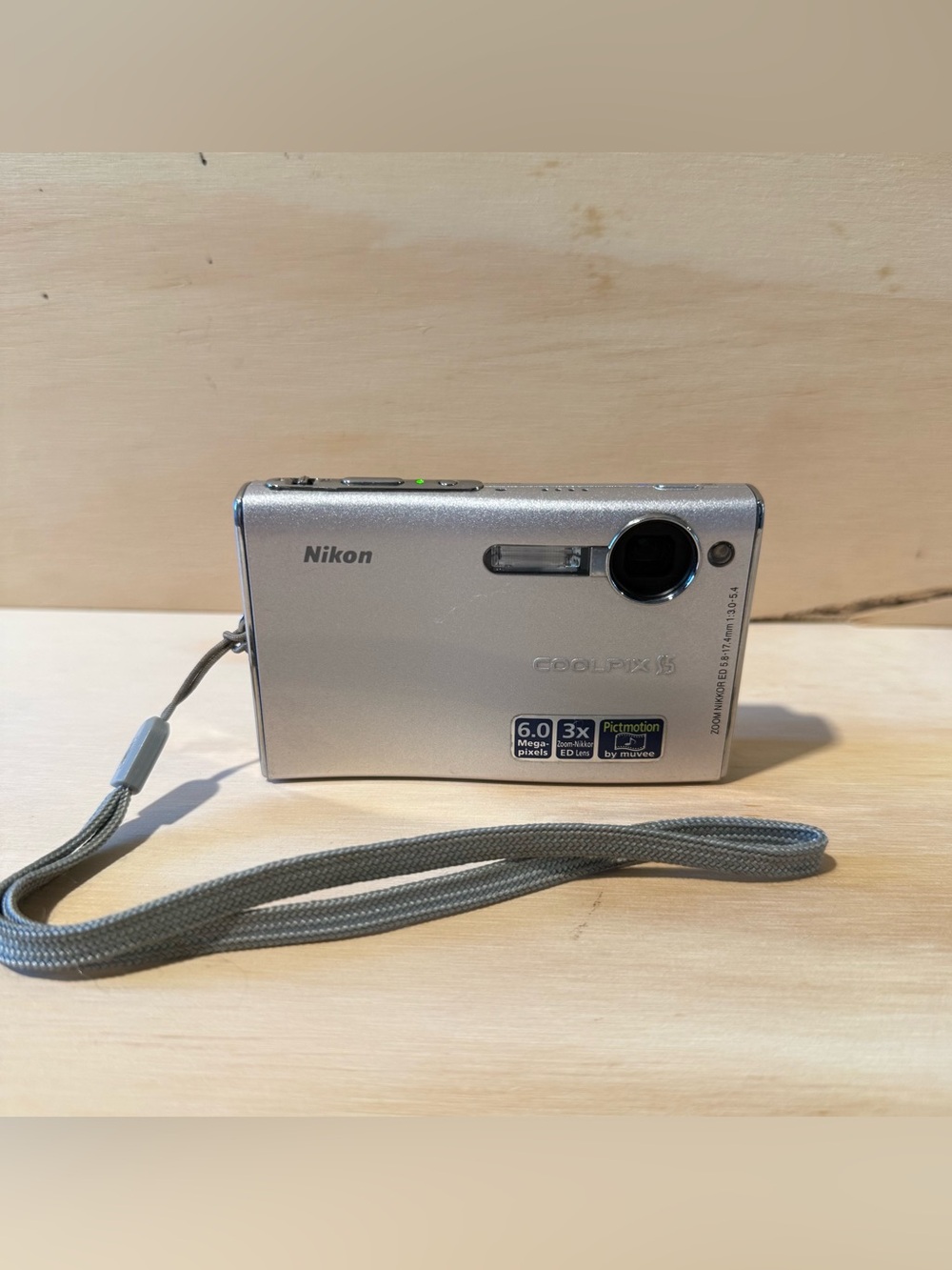 Nikon Coolpix S5 Digital Camera 6MP Slv Tested Good w/Bat-Char-SDCard Read Info!